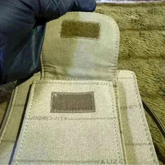 Vintage Liz Clairborne Crossbody Phone Wallet Organizer - Picture 4 of 16